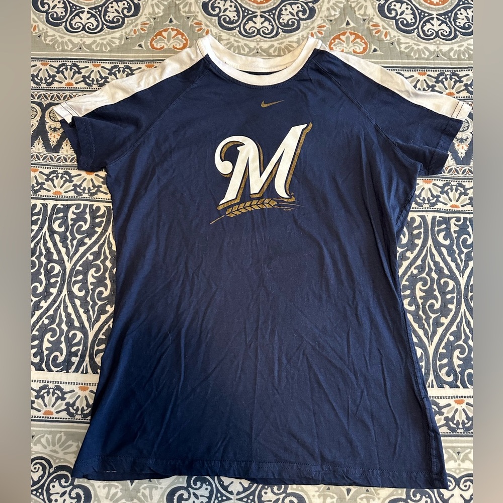 Nike women’s Milwaukee Brewers t-shirt